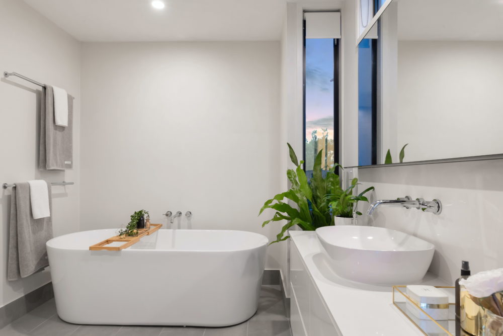 Modern and clean bathroom.